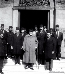 Ferdinand sürgündeyken 3 Mart 1930 Kahire'de