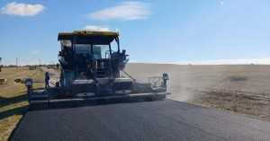 Edirne'de Köy Yollarına Sıcak Asfalt Çalışmaları Devam Ediyor