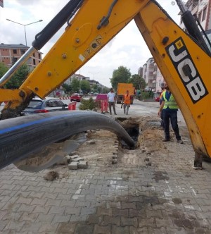 Lüleburgaz'da Yol Yapım ve Kanalizasyon Hattı Yenileme Çalışmaları Devam Ediyor