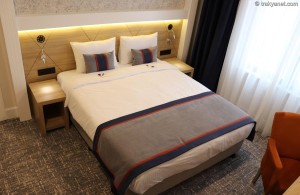 Des Otel