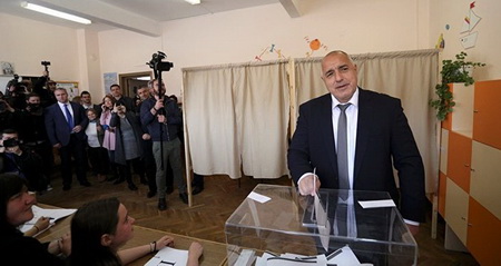 Bulgaristan'da seçimin galibi, eski Başbakan Borisov'un partisi GERB