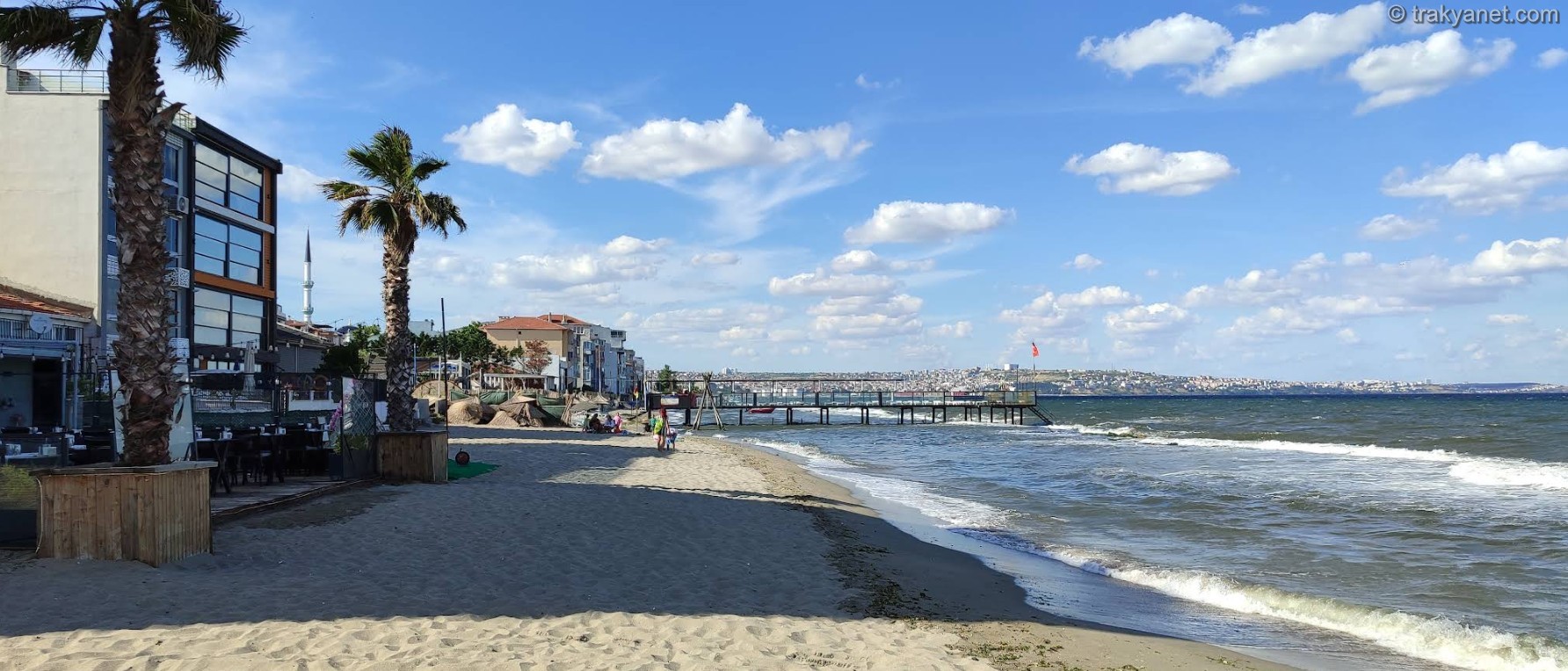 Altınova Halk Plajı