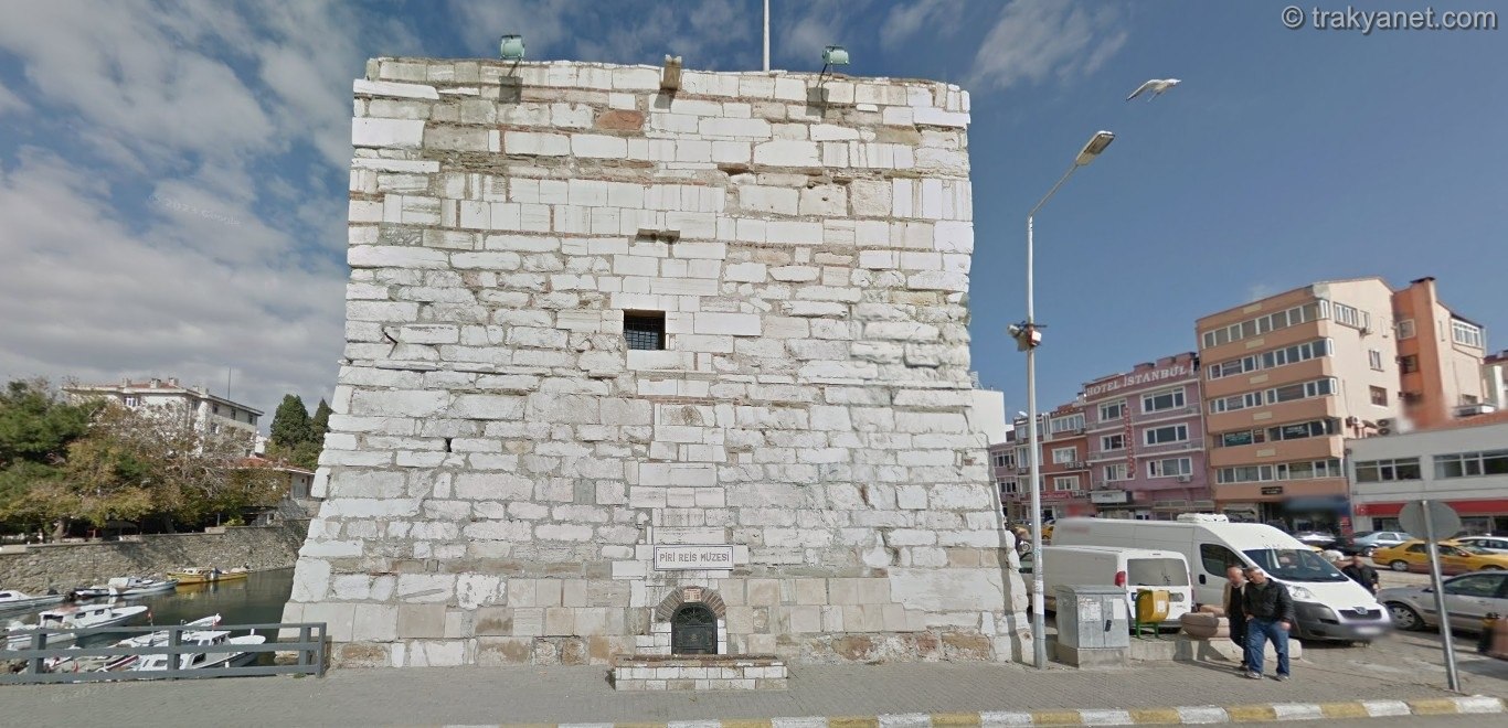 Gelibolu Fortress and Piri Reis Museum